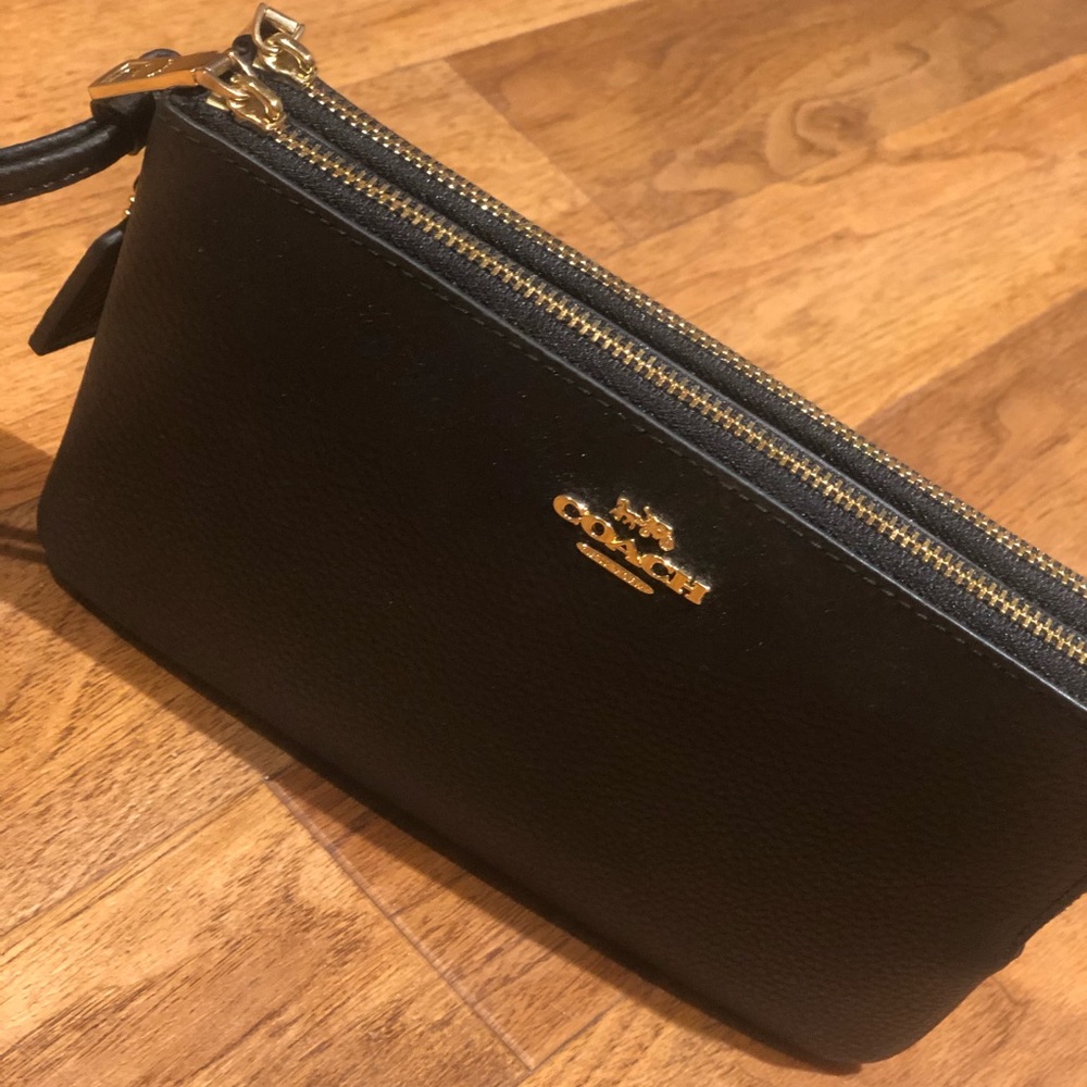 Coach wristlet wallet - Picture 1 of 2